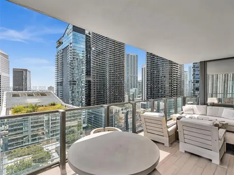 88 SW 7th Street Miami FL 33130