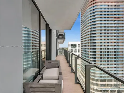 88 SW 7th Street Miami FL 33130