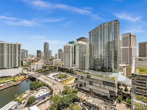 88 SW 7th Street Miami FL 33130