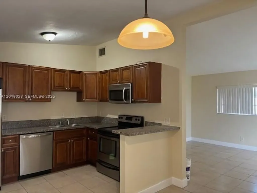 2325 Hope Street Hollywood FL 33020