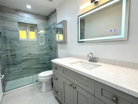 105-107 NE 30th Court Wilton Manors FL 33334