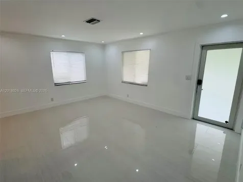 105-107 NE 30th Court Wilton Manors FL 33334