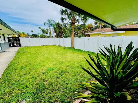 105-107 NE 30th Court Wilton Manors FL 33334