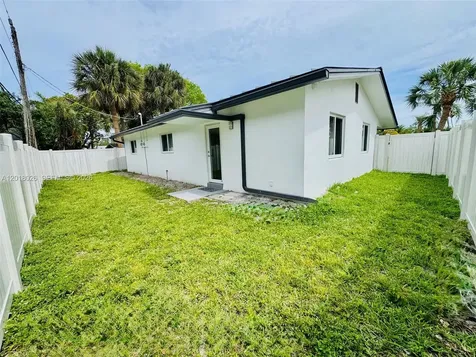 105-107 NE 30th Court Wilton Manors FL 33334
