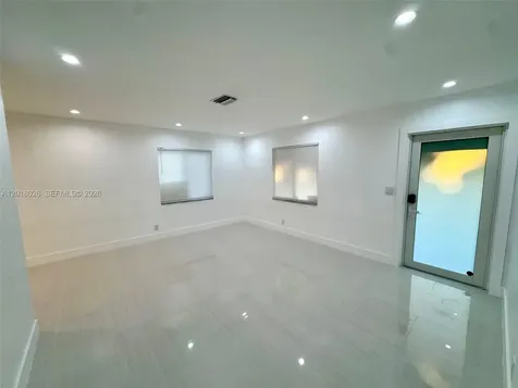 105-107 NE 30th Court Wilton Manors FL 33334