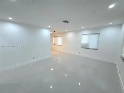 105-107 NE 30th Court Wilton Manors FL 33334