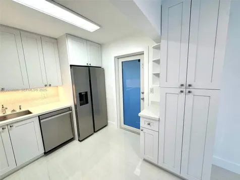 105-107 NE 30th Court Wilton Manors FL 33334