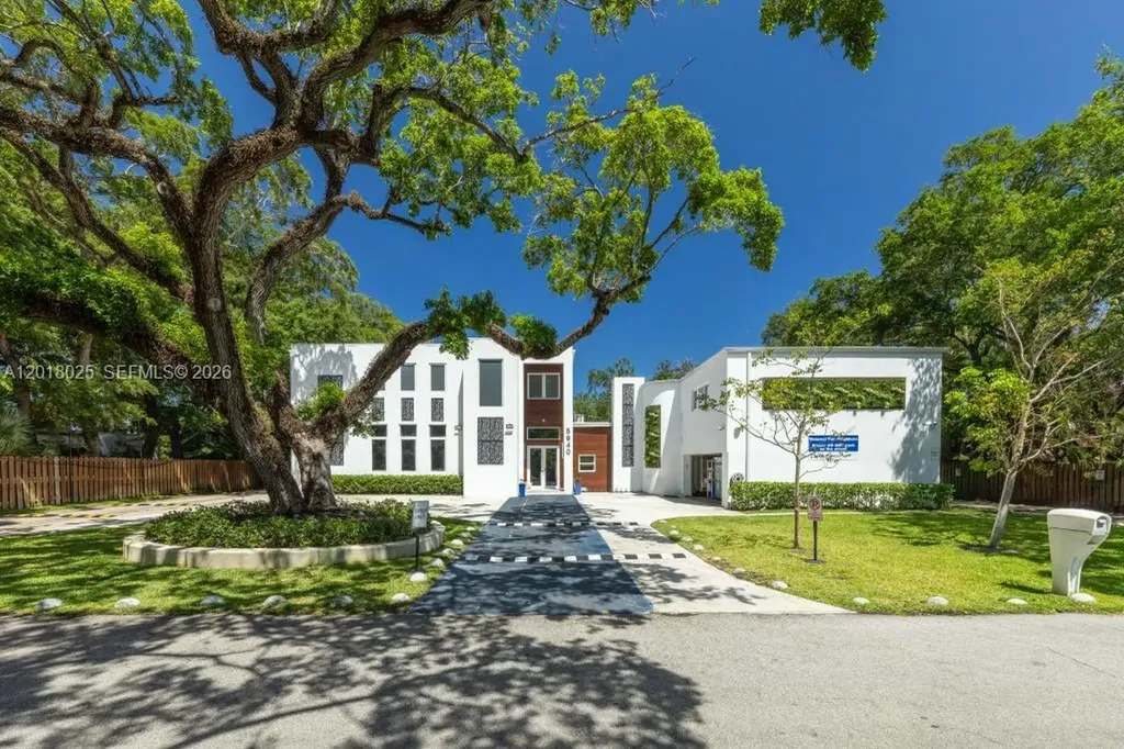 5940 SW 37th Avenue Dania Beach FL 33312