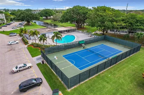 226 Newport O Deerfield Beach FL 33442