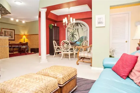 533 NE 3rd Avenue Fort Lauderdale FL 33301