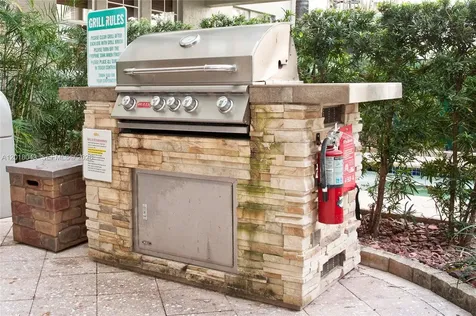 533 NE 3rd Avenue Fort Lauderdale FL 33301