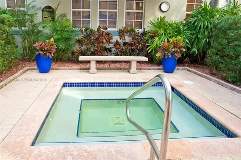 533 NE 3rd Avenue Fort Lauderdale FL 33301