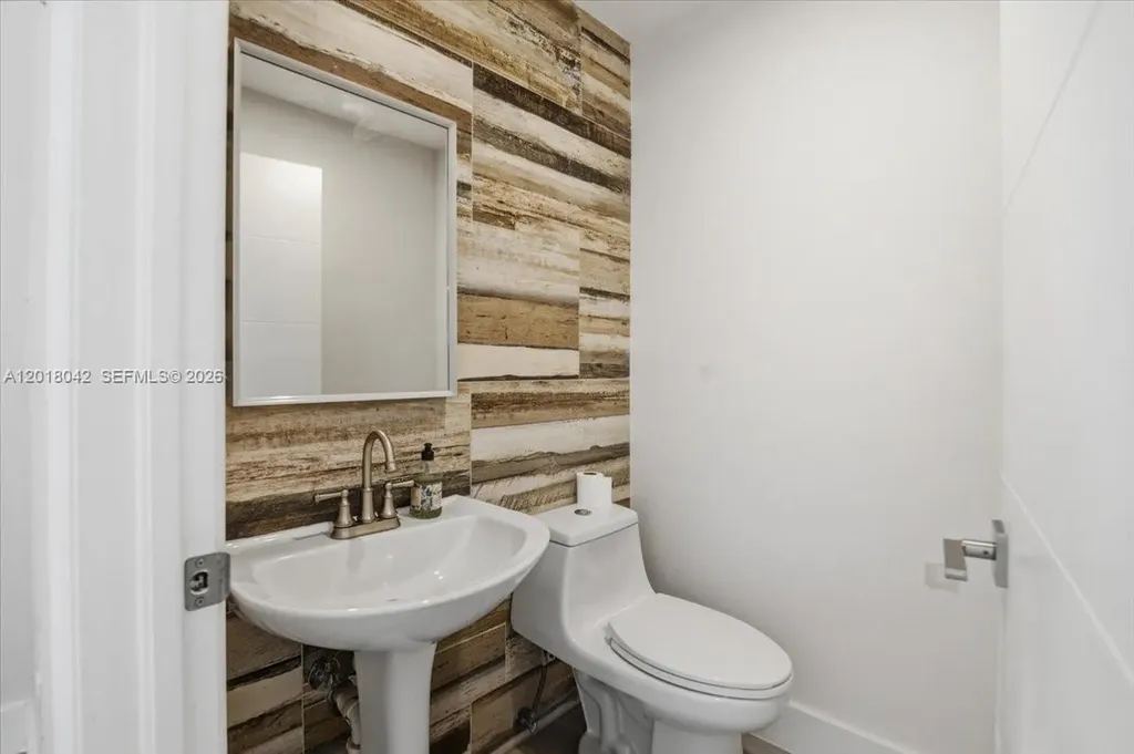 1135 Oysterwood Street Hollywood FL 33019