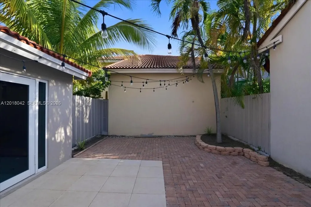 1135 Oysterwood Street Hollywood FL 33019