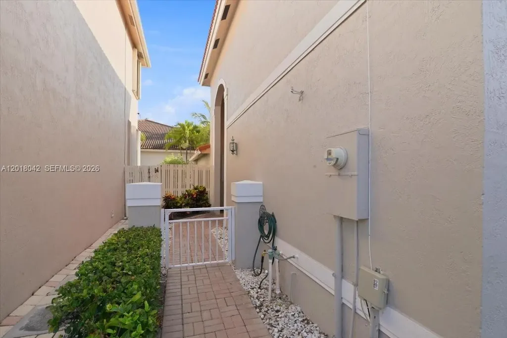 1135 Oysterwood Street Hollywood FL 33019