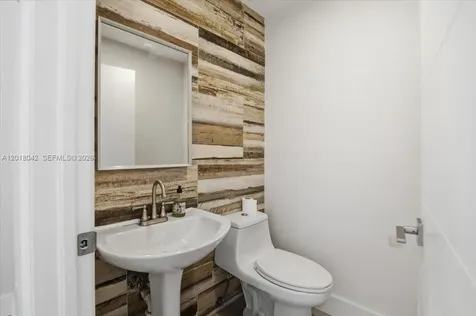 1135 Oysterwood Street Hollywood FL 33019