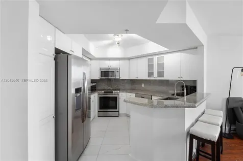 1800 Sunset Harbour Drive Miami Beach FL 33139
