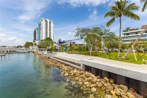 1800 Sunset Harbour Drive Miami Beach FL 33139