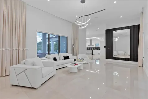 320 SW 125th Avenue Miami FL 33184