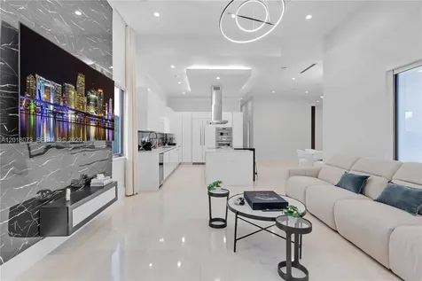 320 SW 125th Avenue Miami FL 33184