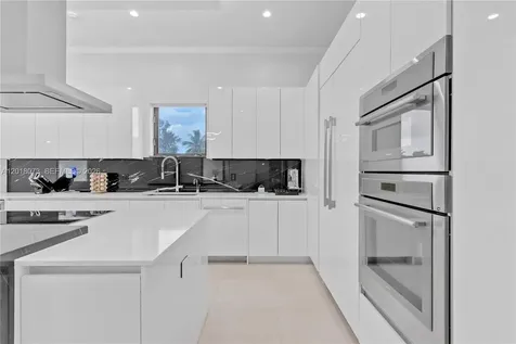 320 SW 125th Avenue Miami FL 33184