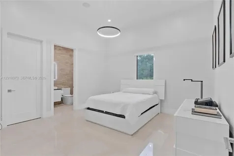 320 SW 125th Avenue Miami FL 33184