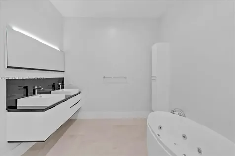 320 SW 125th Avenue Miami FL 33184