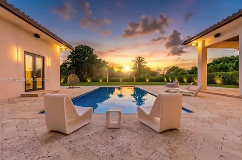 320 SW 125th Avenue Miami FL 33184