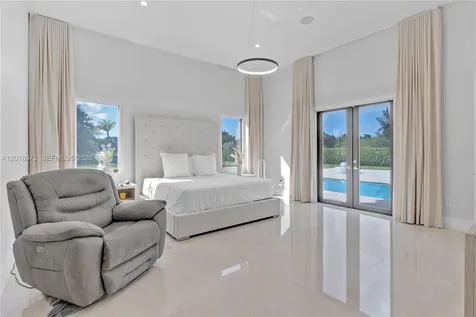 320 SW 125th Avenue Miami FL 33184