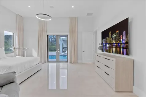 320 SW 125th Avenue Miami FL 33184