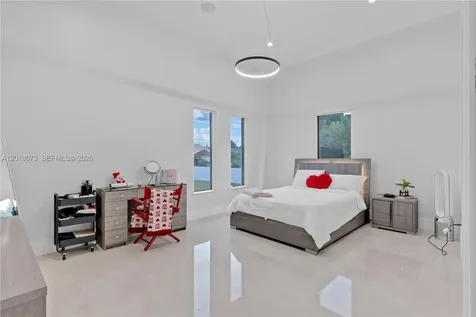 320 SW 125th Avenue Miami FL 33184