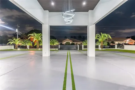 320 SW 125th Avenue Miami FL 33184