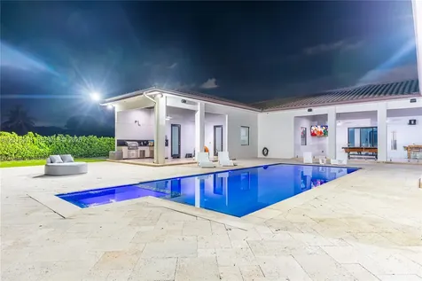 320 SW 125th Avenue Miami FL 33184