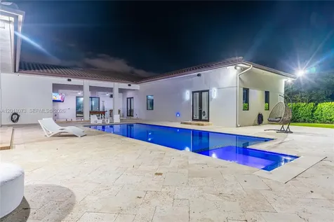 320 SW 125th Avenue Miami FL 33184