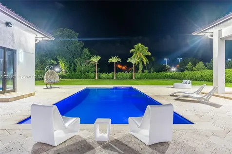 320 SW 125th Avenue Miami FL 33184