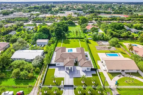 320 SW 125th Avenue Miami FL 33184