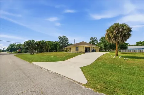 7608 Deland Avenue Fort Pierce FL 34951