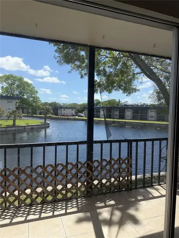 8020 N Colony Circle N Tamarac FL 33321