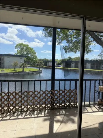 8020 N Colony Circle N Tamarac FL 33321