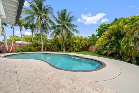 13611 SW 77th Street Miami FL 33183
