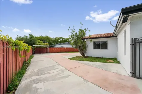 13611 SW 77th Street Miami FL 33183