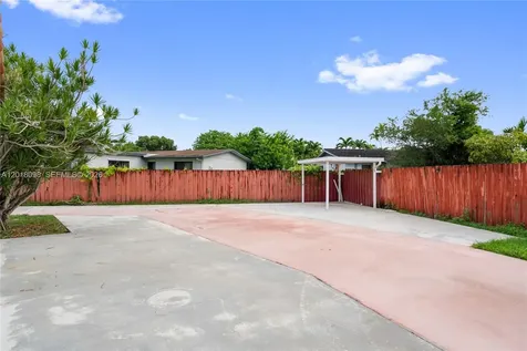 13611 SW 77th Street Miami FL 33183