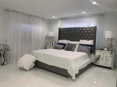 13611 SW 77th Street Miami FL 33183