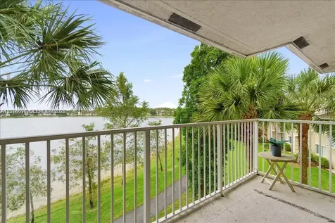 5065 Wiles Road Coconut Creek FL 33073