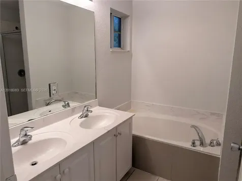 6009 SW 19th Street North Lauderdale FL 33068