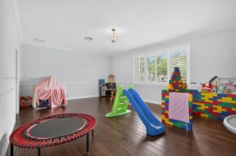 2538 Montclaire Court Weston FL 33327