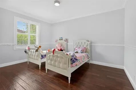 2538 Montclaire Court Weston FL 33327