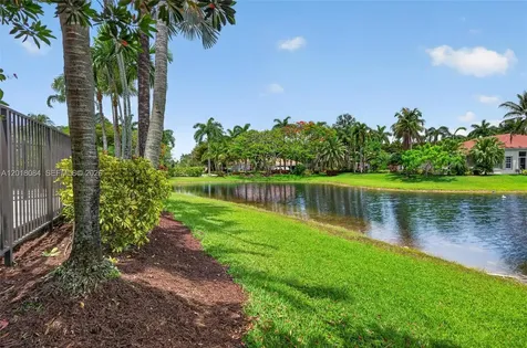 2538 Montclaire Court Weston FL 33327