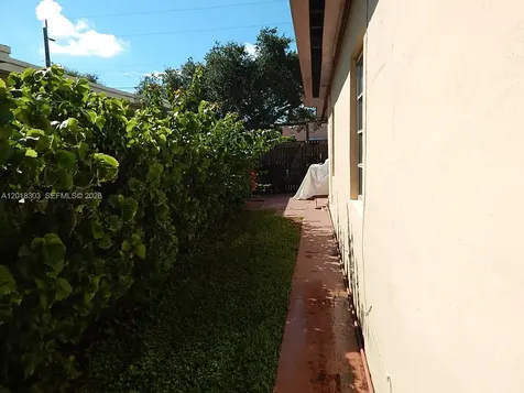 3671 SW 24th Street Miami FL 33145