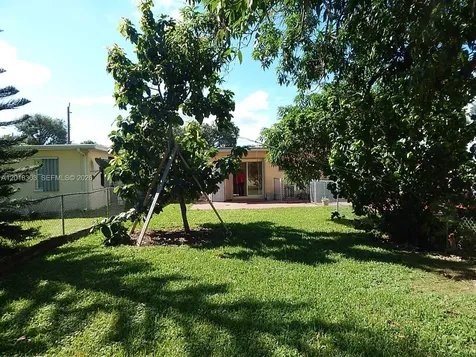 3671 SW 24th Street Miami FL 33145